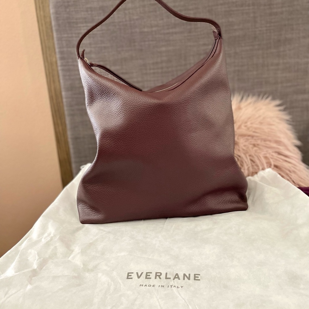 NWOT brand new EVERLANE large The Hobo Bag in Burgundy Wine color.
